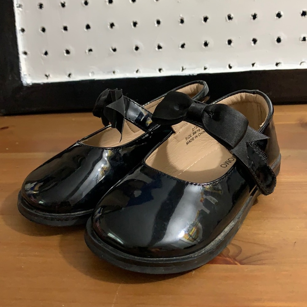 Dress shoes